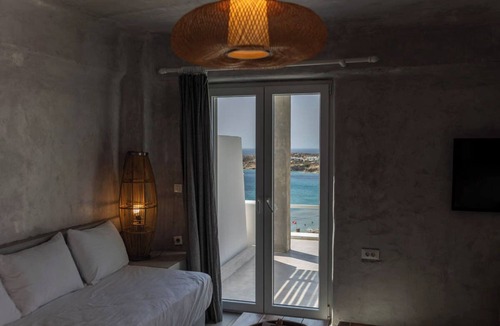 Paradise Hotel | Design Superior Apartment with Panoramic Sea View, Shared infinity Pool,Gym, Bar