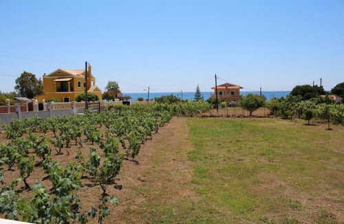 Agios Matthaios House | Detached holiday house at the sea, big garden, Wifi Skidi, Corfu