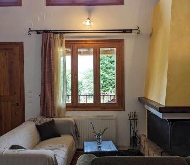 Distomo-Arachova-Antikyra Ski Chalet | Diminio 4 Whole House Chalet