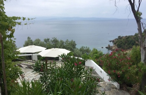 Kanapitsa Villa | Direct beach access and stunning views