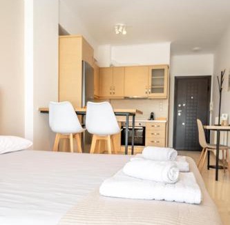 Korinthos Apartment | Downtown Comfy Studio