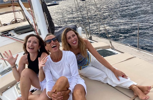 Petralona Boat Rental | DREAM CRUISES SANTORINI,CYCLADES,MYKONOS, ON LUXURY SAILBOAT WITH HOSTESS/CHEF