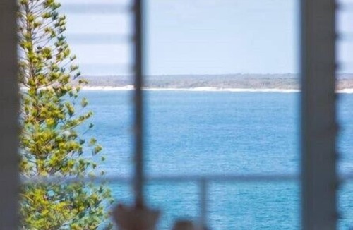 Kings Beach House | Dream Home, Ocean Views, 300m to Kings Beach