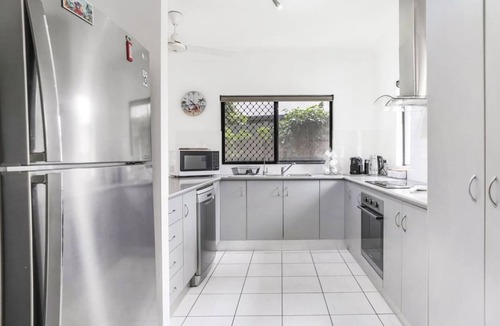 Kewarra Beach House | Driftwood House - Spacious Family Retreat with Pool & Alfresco Dining Near the Beach
