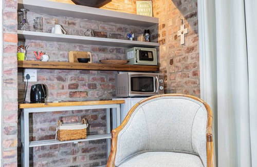 Oudtshoorn Bed & Breakfast | Earthbound B&B