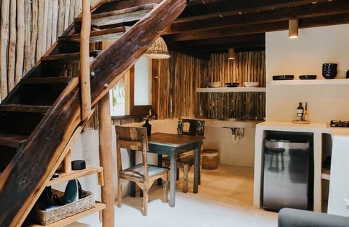 Zona Hotelera House | Eclectic Treehouse - central location on Tulum Beach in the hotel area!