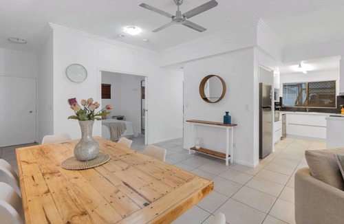 Cairns Central Business District Apartment | Eclipse A Poolside Family Escape in the CBD