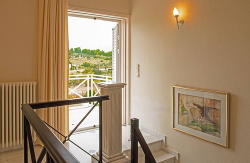 Oropos Villa | Eden Garden 3BR villa with Pool by JJ Hospitality