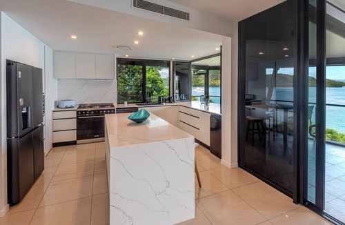 Hamilton Island Apartment | Edge 10 - Magnificent Views!