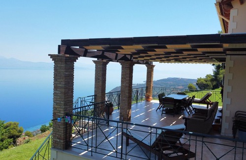 Paralia Porovitsis Villa | Efmelia seaview