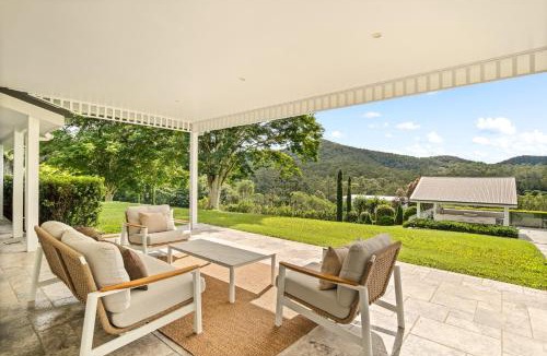 Bonogin House | Elegant Bonogin Retreat on Expansive Acreage