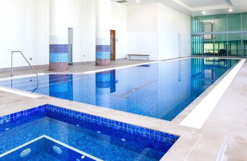 Southport Apartment | Elegant Splendor 3 bedroom Apartment with Tram Access