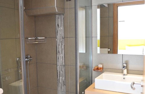 Khalandrion House | Elements Rooms and Apartments