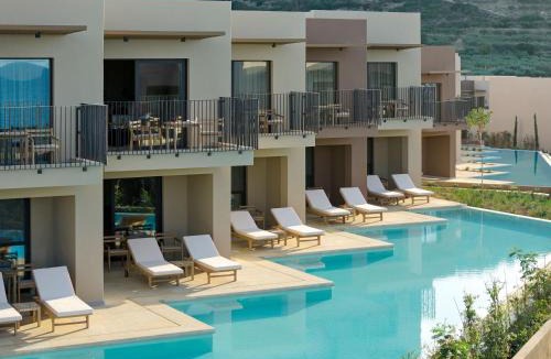 Pefki Resort | Ella Rocrita