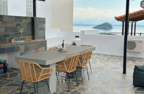 Porto Rafti House | Elysian Sunrise Retreat with pool