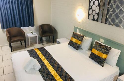 Emerald Hotel | Emerald Highlands Motel