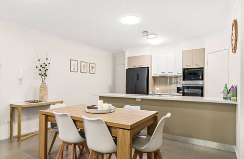 Mount Lofty House | "Emmeline" - A Luxury villa nestled in a peaceful, tree-lined street