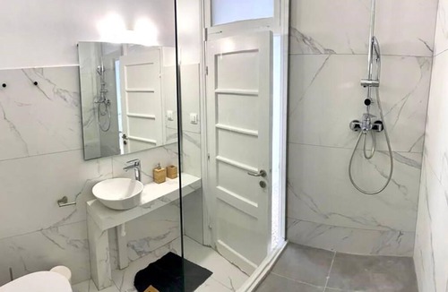 Dafni Apartment | Enjoy a 3BR stylish maisonette next to the city Center !