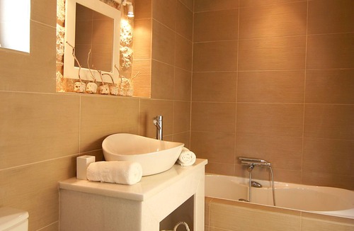 Stoupa House | Enjoy the seaside living in a centraly located, pretty sea view house