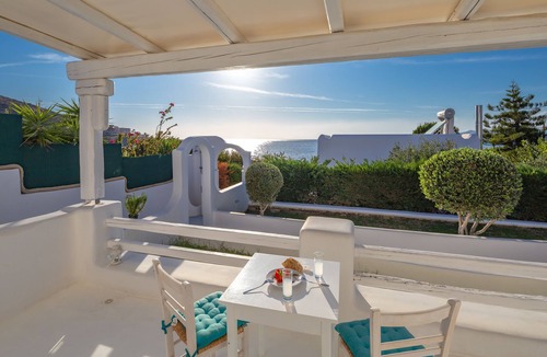 Karystos Apartment | Enjoy your stay at Karystos Villas with a wonderfull view over the sea!