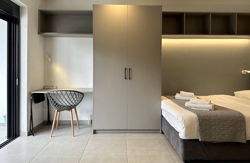 Tavros House | Entire building with jacuzzi/Rooftop
