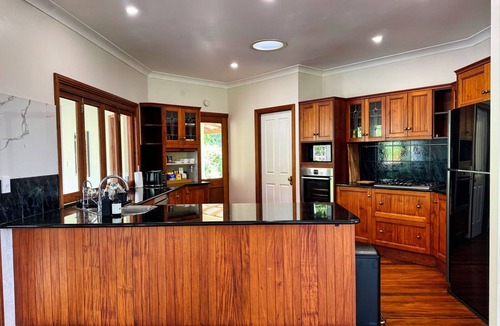Aloomba Villa | Entire House, Ahana Hillside Nature Gateway - Cairns