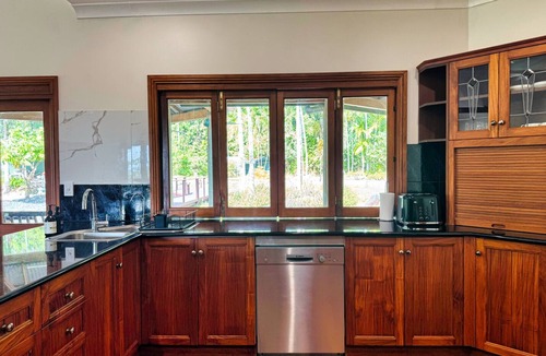 Aloomba Villa | Entire House, Ahana Hillside Nature Gateway - Cairns