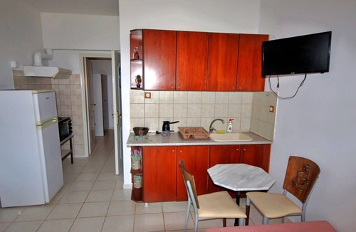 Eretria Apartment | Eretria Cozy Haven - Spacious Garden Retreat