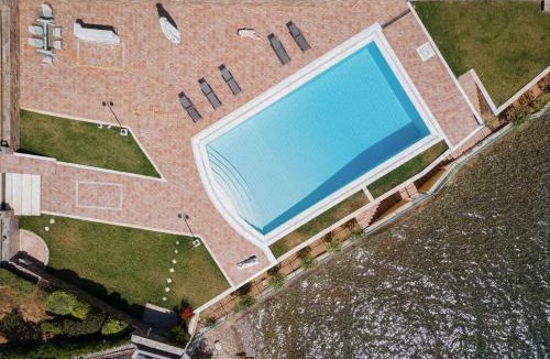 Eretria Apartment | Eretria Luxurious Seafront Villa