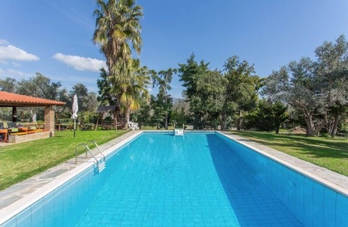Eretria Villa | Eretria Retreat Villa:< 90 min from Athens Airport