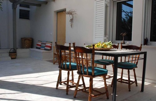 Eretria House | Eretria: Single storey house, in an olive grove, 250 from the beach