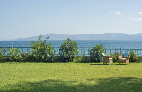 Eretria House | Eretria villa on the beach
