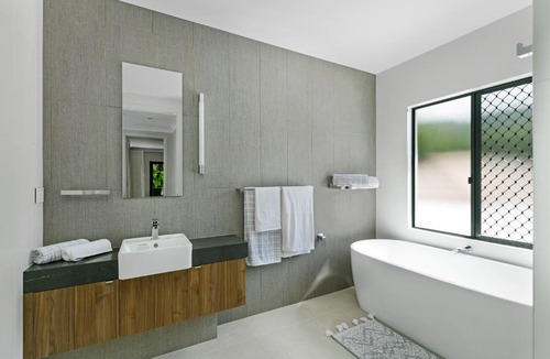 Palm Cove House | ESPRIT 10 Luxury Retreat