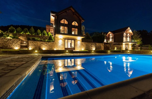Karpenisi Villa | Evritos Villas & Suites with Pool
