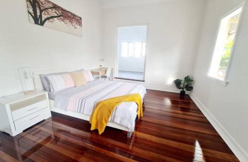 Maryborough Apartment | Exclusive location - Entire 3-bedroom Unit in Maryborough CBD, 10ppl
