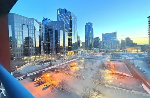 Downtown Calgary Apartment | Exec Riverfront 1BR, steps from the river and vibrant downtown. pet-friendly