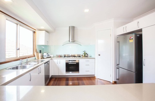Ascot House | Executive Three Bedroom Two Level Spacious Home with Pool and Parking for Two