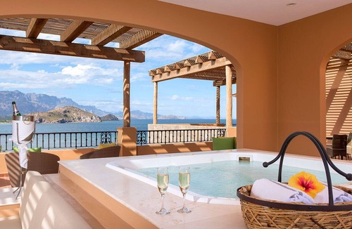 Loreto Villa | Experience Luxury with Unparalleled Views in Loreto