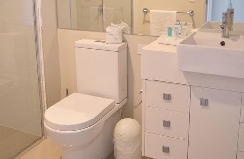 Coolangatta Apartment | Experience The Vibe Of Kirra Beachfront.....Enduring