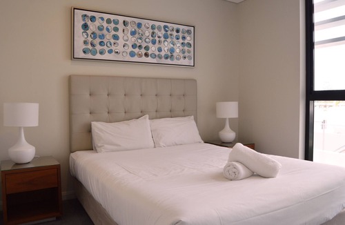 Coolangatta Apartment | Experience The Vibe Of Kirra Beachfront.....Enduring
