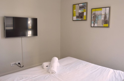 Coolangatta Apartment | Experience The Vibe Of Kirra Beachfront.....Enduring