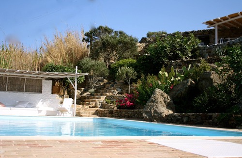 Xilokeratidi Villa | Exquisite seafront 5 bedroom villa