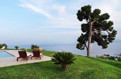 Agia Paraskevi Villa | Exquisite Skiathos Villa | Villa Skiathos Beta | 2 Bedrooms | Private Pool |.