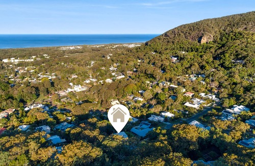 Mount Coolum House | Extraordinary Dome Retreat with Mount Coolum Views