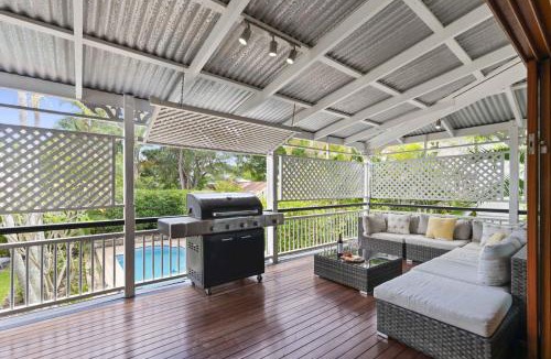 Wooloowin House | Family Friendly, Pool, 9km to City by Custom Bnb Hosting