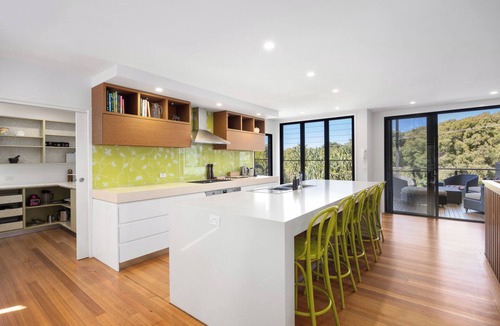 Sunshine Coast Apartment | Family & Pet friendly Beach Side Villa