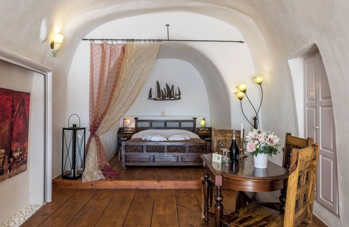 Kamari Hotel | Fanari Honeymoon Suite