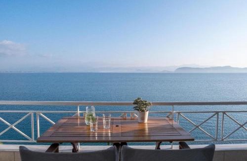 Kiveri Apartment | Ferienwohnung Zesa Mit Balkon Und Meerblick