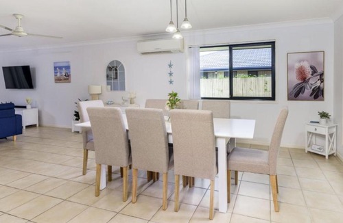 Banksia Beach House | Fernando's Beach Hideaway