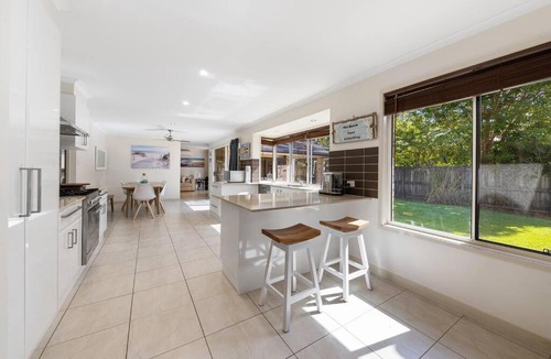 Mudjimba House | Fully Equipped Luxe Retreat, Pool, Pet Friendly, AirCon